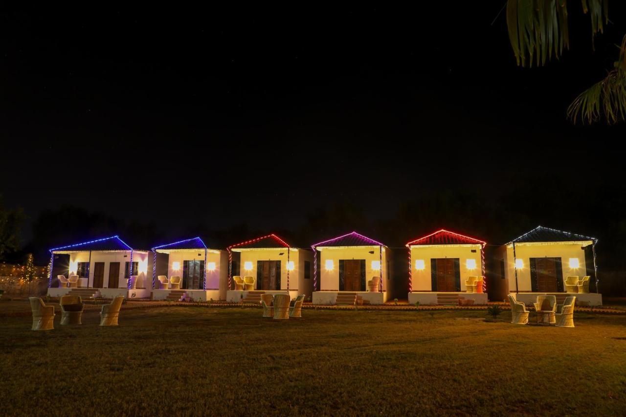 Hotel Yash Vilas ซาวาย มาโดปูร์ ภายนอก รูปภาพ