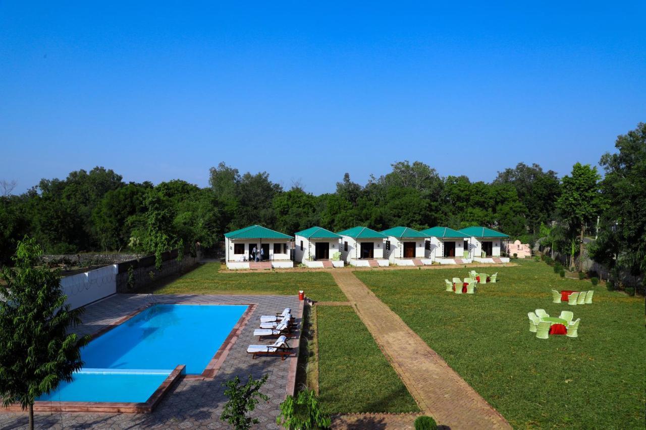 Hotel Yash Vilas ซาวาย มาโดปูร์ ภายนอก รูปภาพ