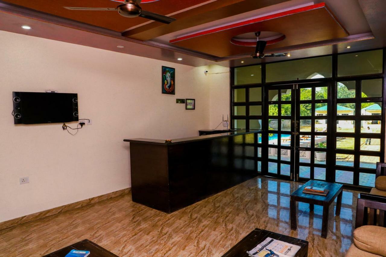 Hotel Yash Vilas ซาวาย มาโดปูร์ ภายนอก รูปภาพ